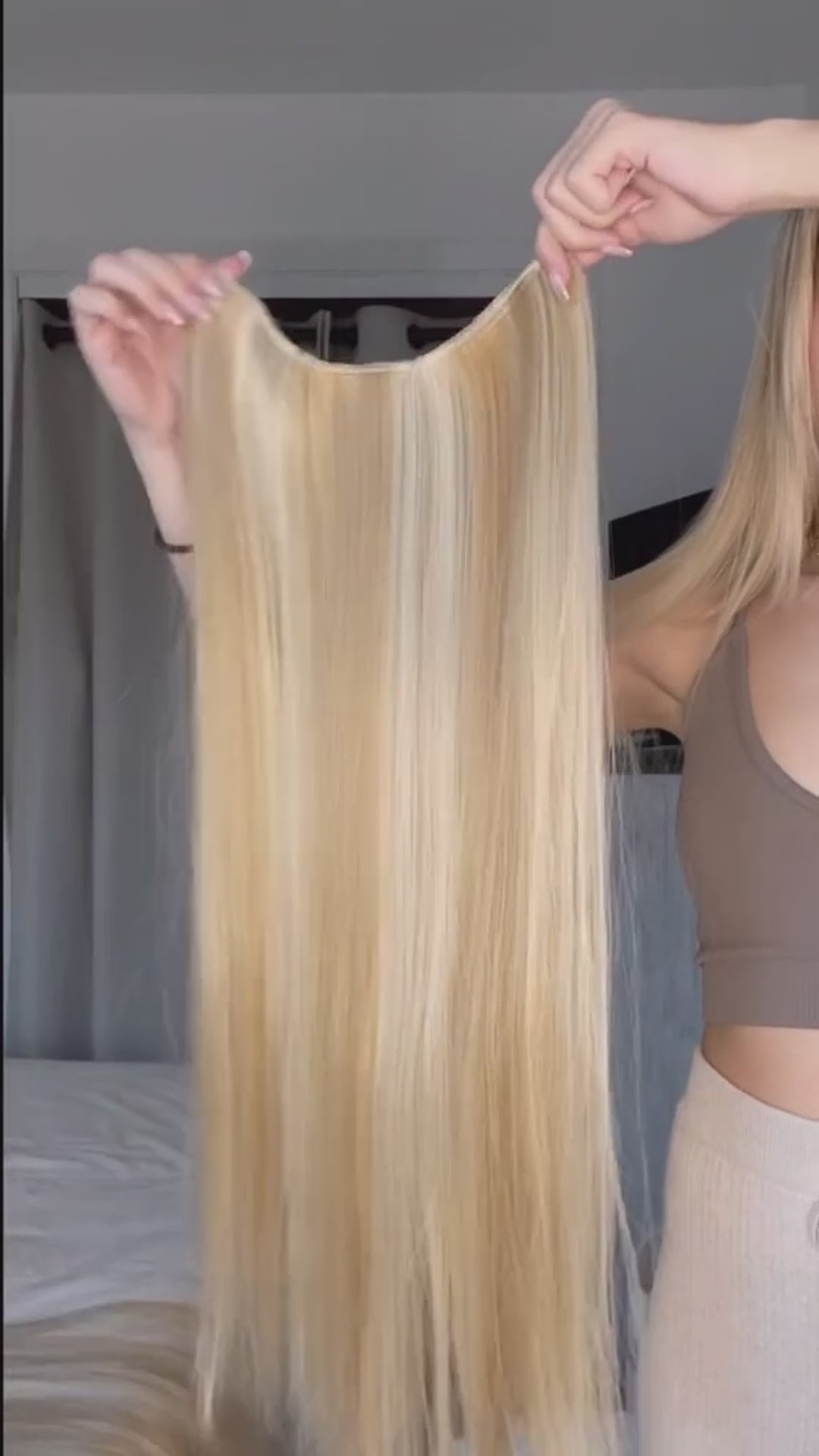 Laure’ Dawn 22" Invisible Wire Synthetic Hair Extension
